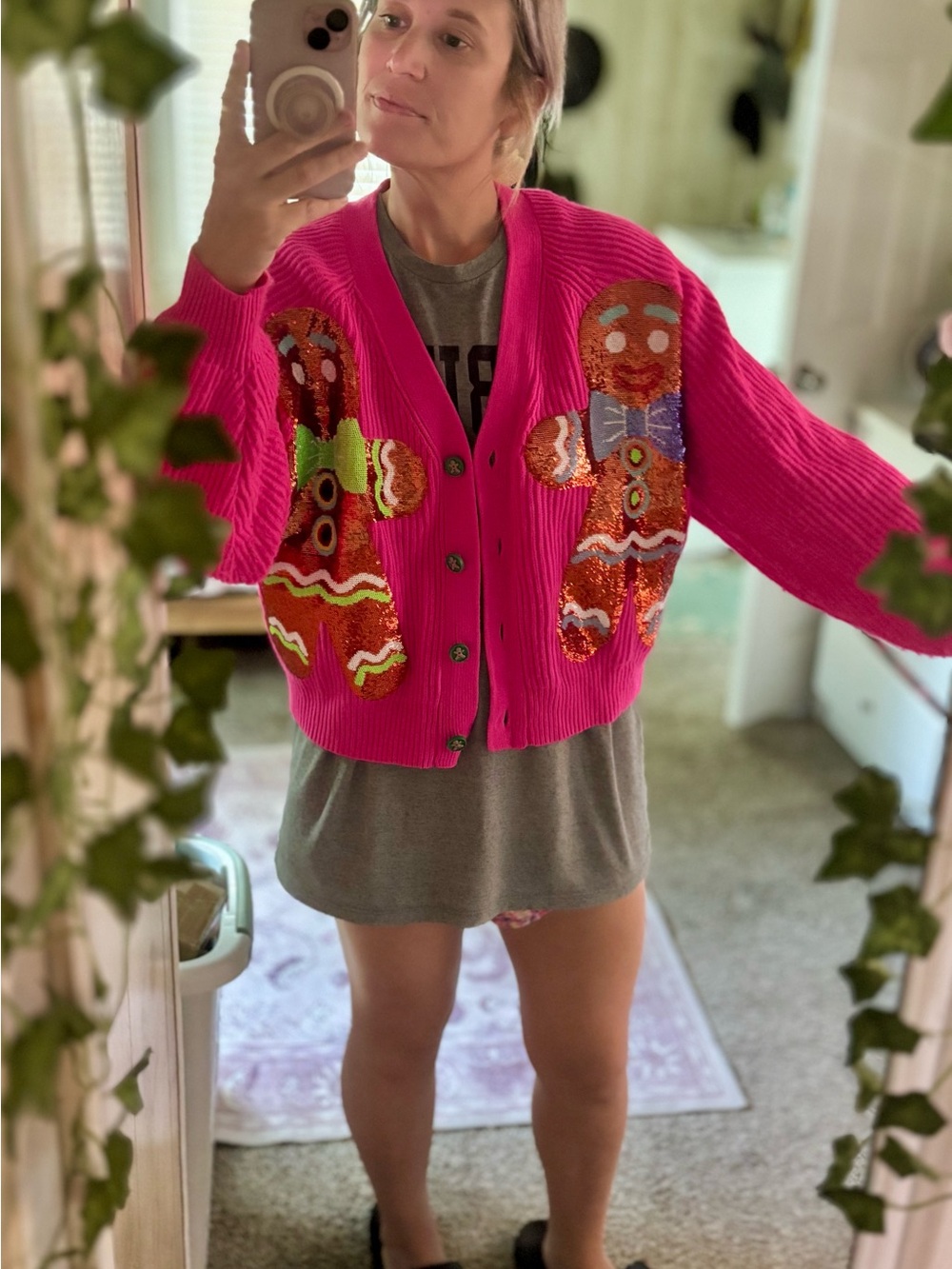 QOS xs Hot Pink Sequin Gingerbread Cardigan - Picture 6 of 6